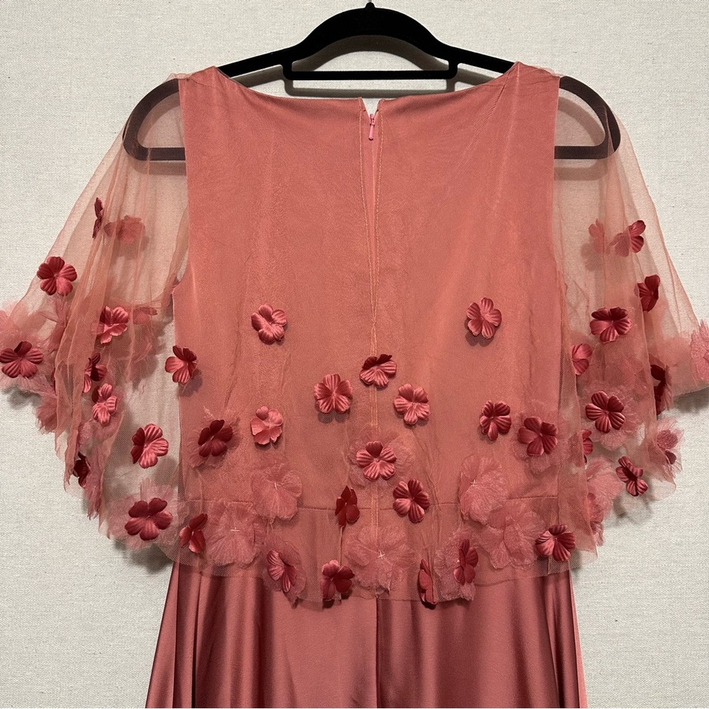 NWT Theia Illusion Cape Sleeve Gown - size 4 - Picture 4 of 6
